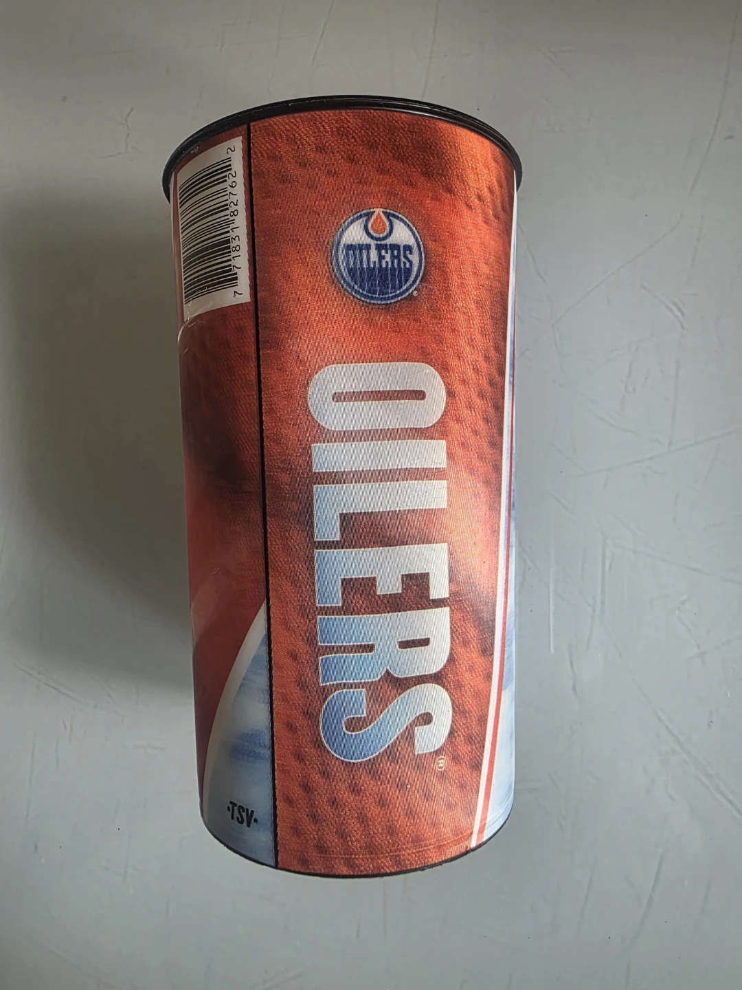 Edmonton Oilers 22oz Plastic Souvenir Cup Churchill Container - photo 2