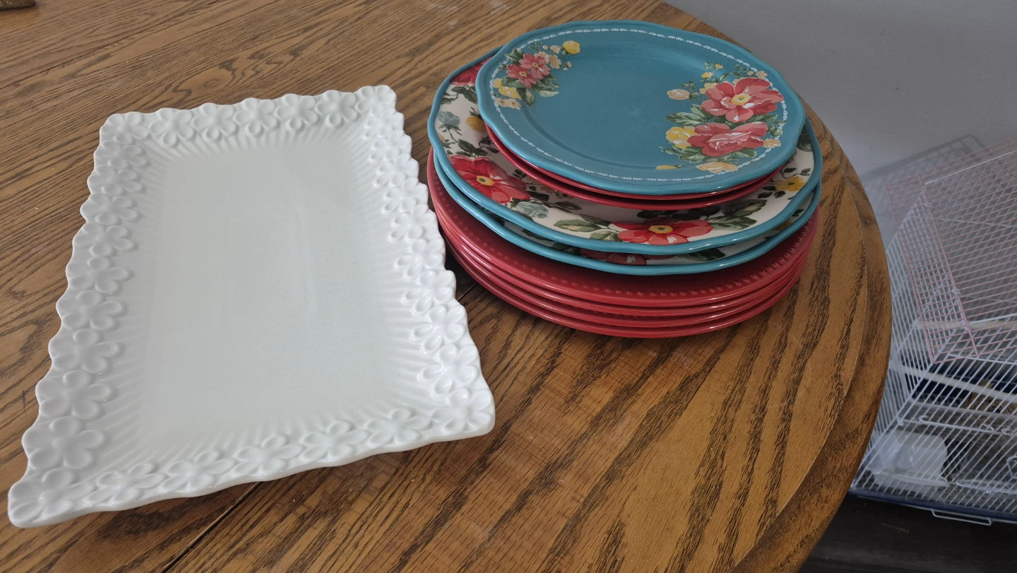 The Pioneer Woman Floral Plates and Serving Platter Set