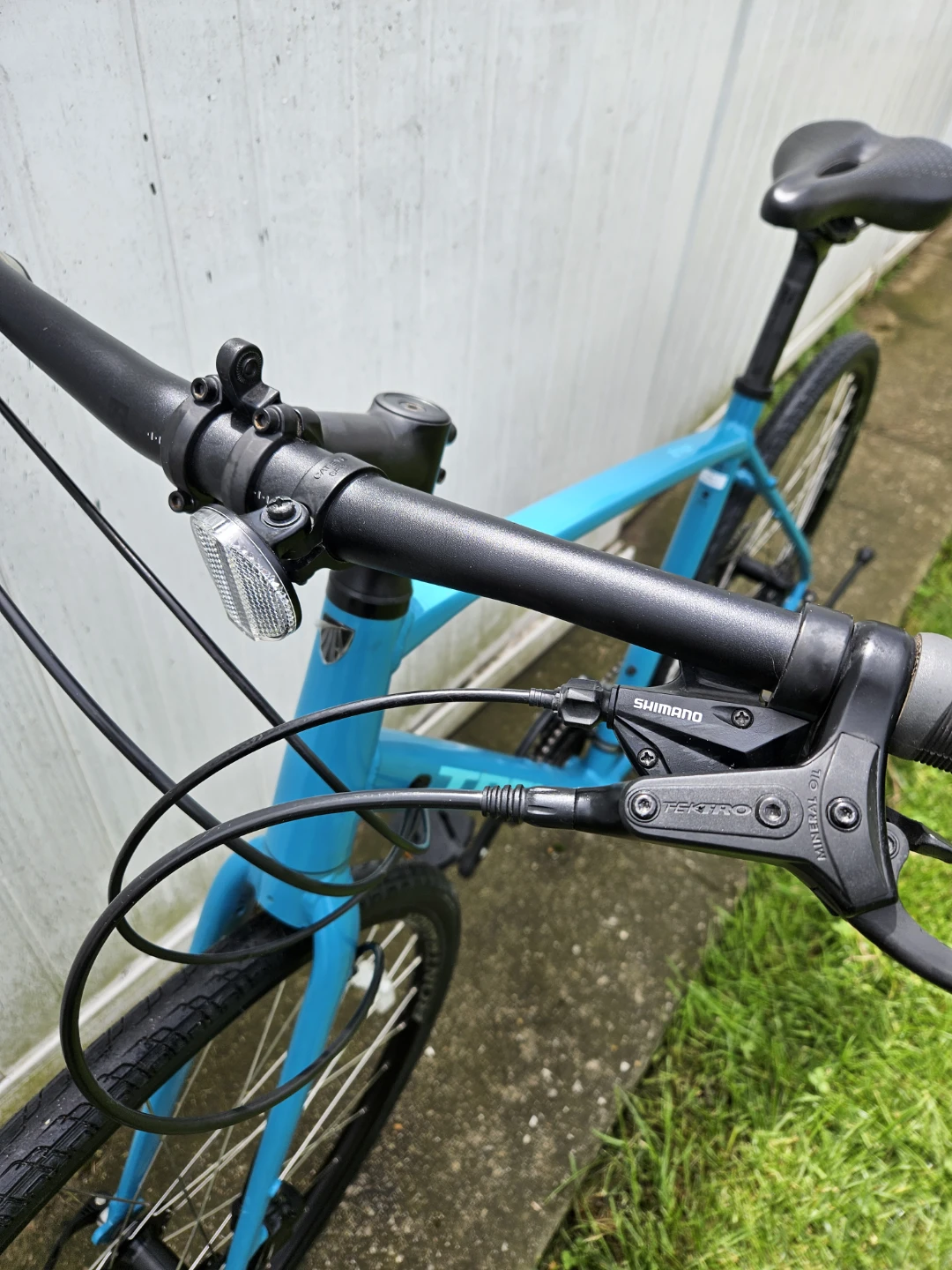 Like new! Trek FX 2 Hybrid Bike - photo 3