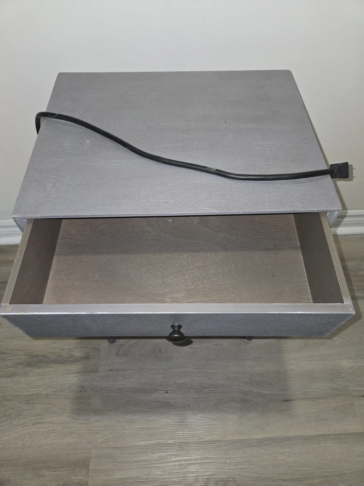 Grey side table - photo 2