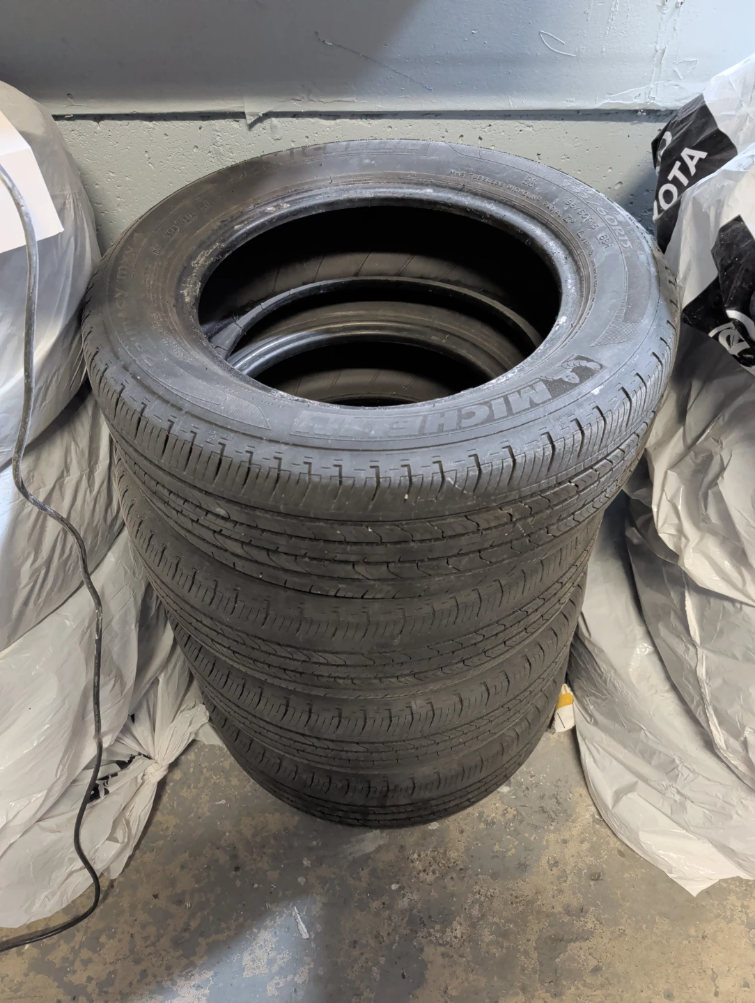 Michelin 195/60R15 88H Tires - photo 2