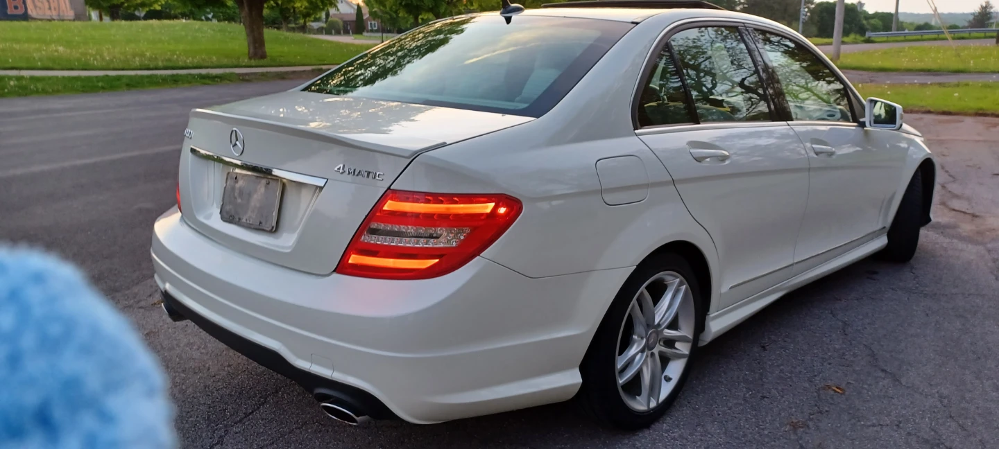 2012 Mercedes-Benz C300 4MATIC Sedan - photo 3