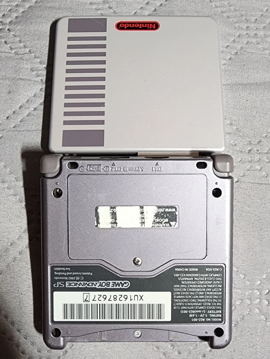 Limited Edition "NES" Nintendo GBA SP with Charger, Game & Case - photo 4