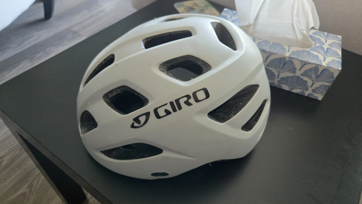 Giro White Cycling Helmet - large - photo 2