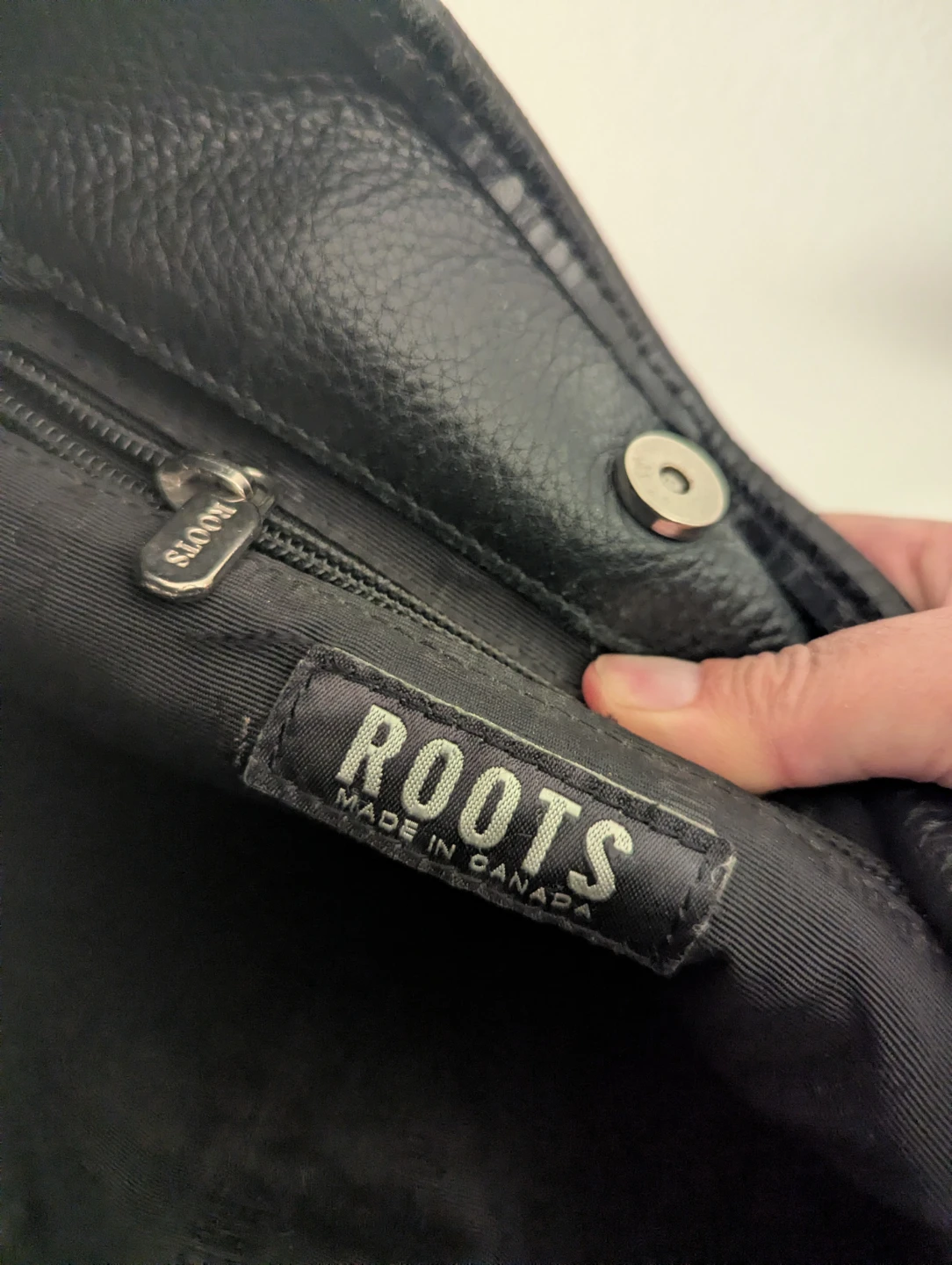 Roots Black Leather Shoulder Bag - photo 3