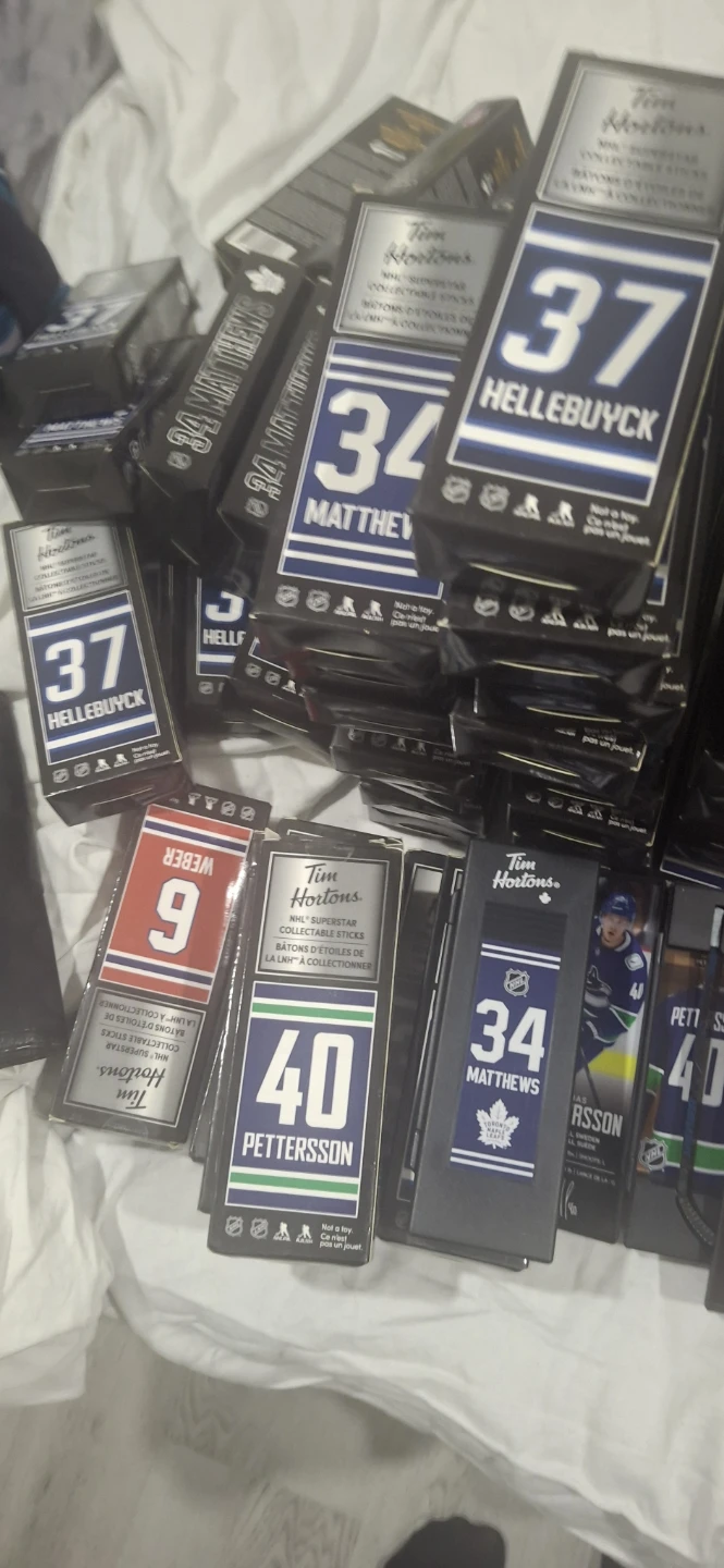 Tim Hortons NHL Hockey Collectible Cards - Assorted Players - photo 2