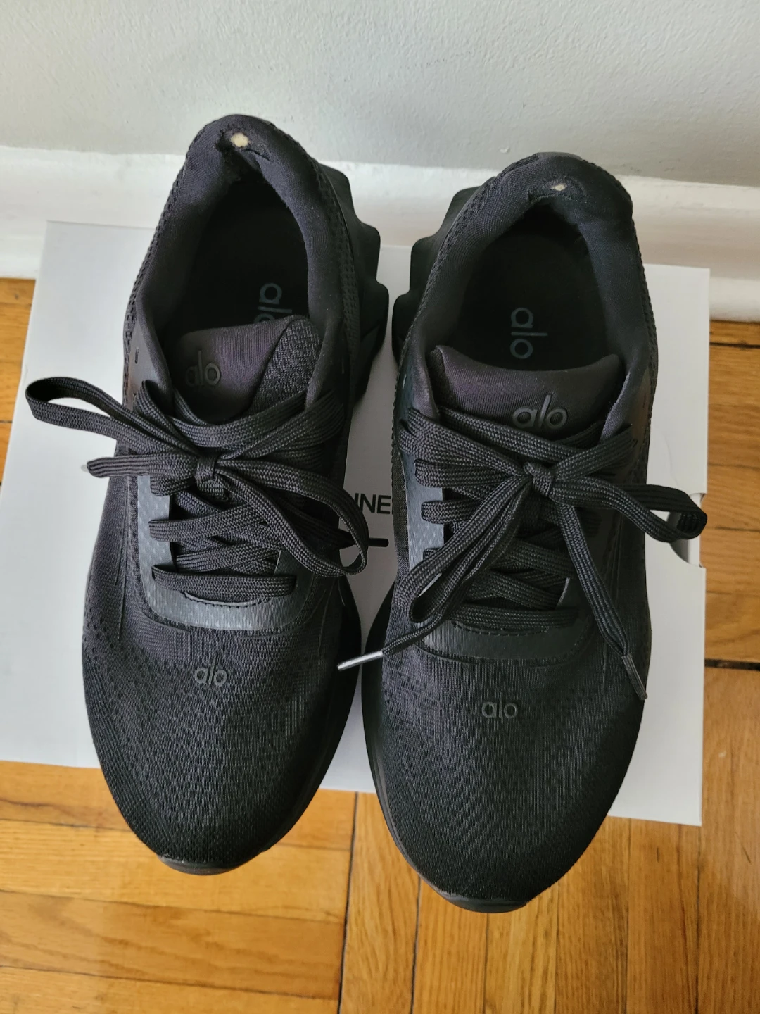 ALO Running Shoes - Black US Women size 8 - photo 2
