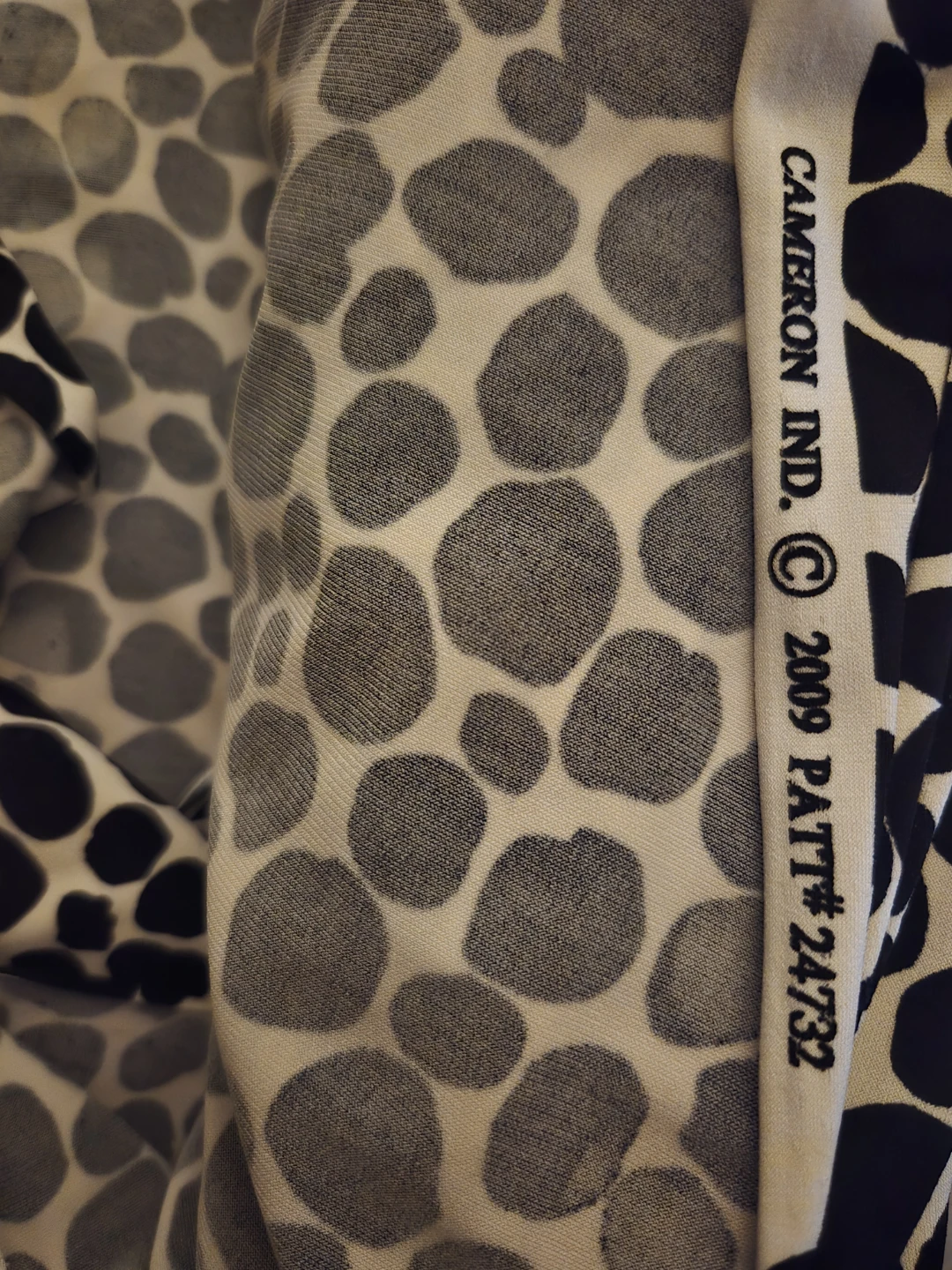 Cameron Ind. Fabric - 2009 Pattern 3.5yards by 1.7 yards - photo 2