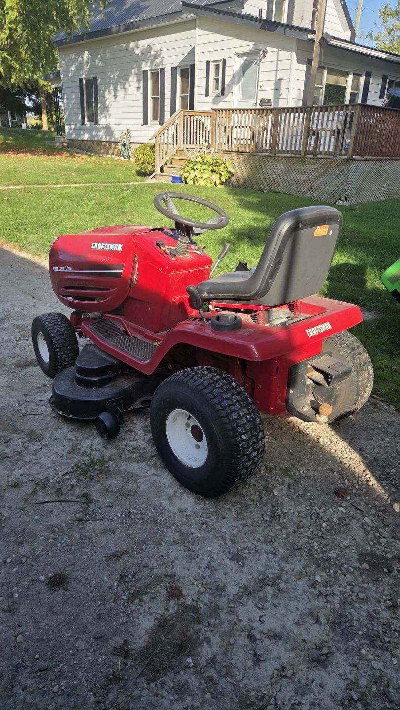 Craftsman Riding Lawnmower