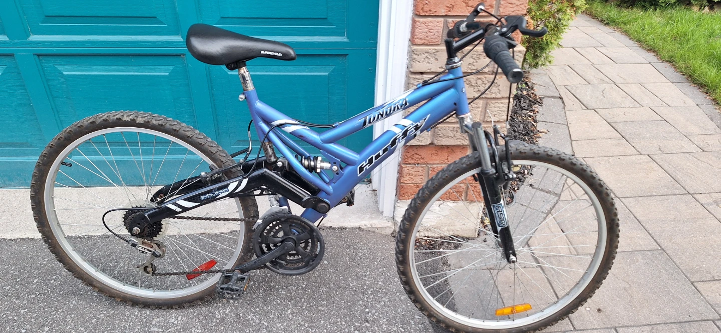 Huffy Tundra Blue Mountain Bike