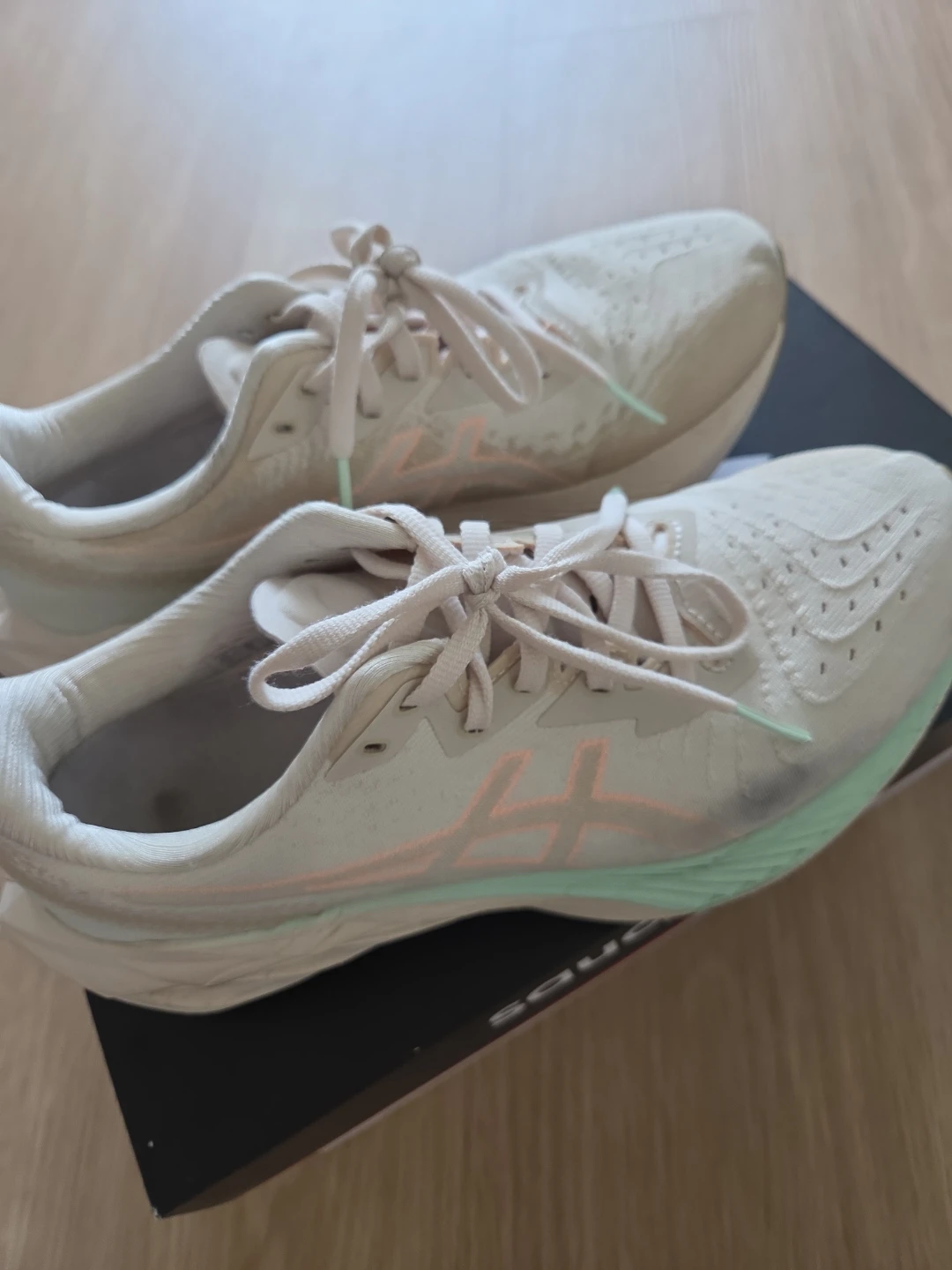 Used runni g Shoes - White/Pink/Mint - Size 7