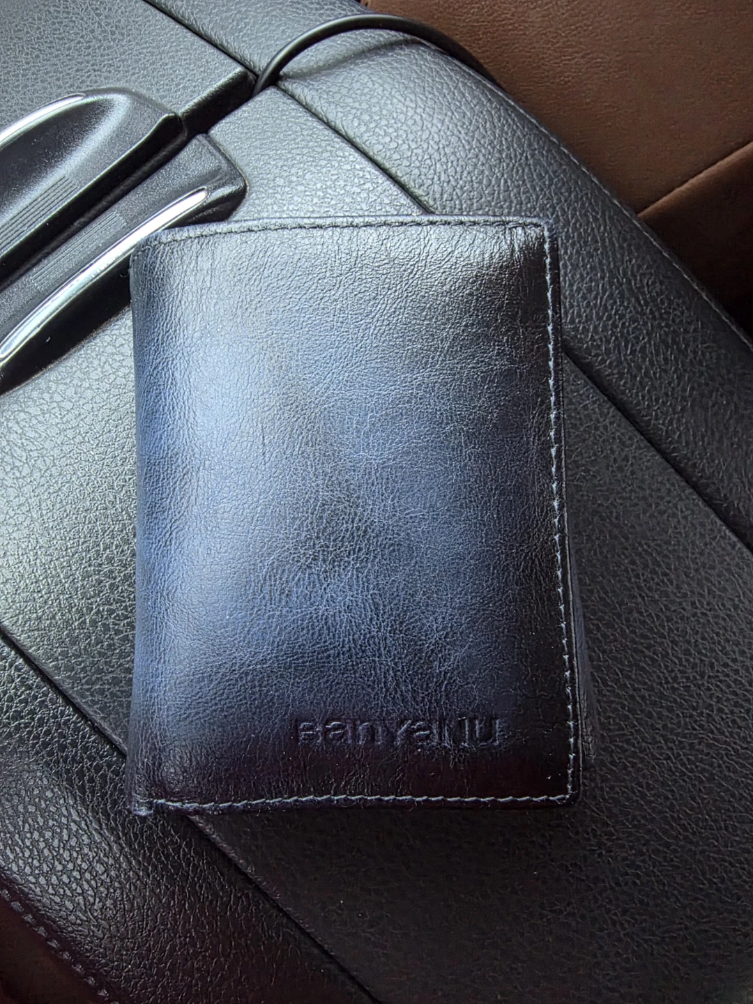 Fanyaliu Black Leather Bifold Wallet