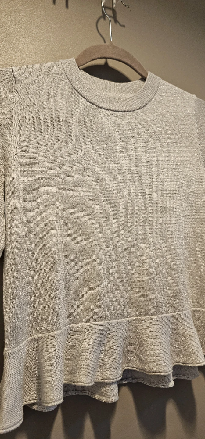 Sparkly Silver Knit Top with Ruffled Hem - photo 3