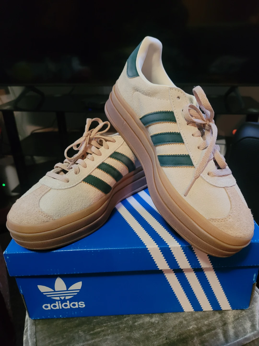 Adidas Sneakers