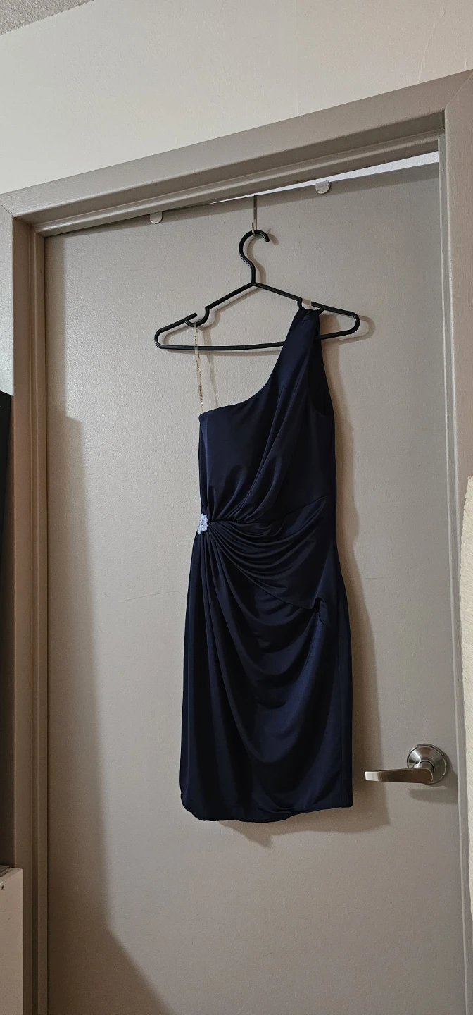 Evonnia by Egelina One-Shoulder Dress Size 36