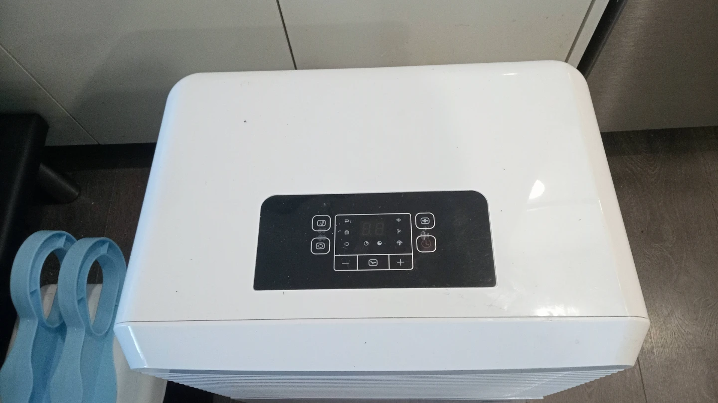 UberHaus Dehumidifier MDK-60AEN1-BA9 - photo 2