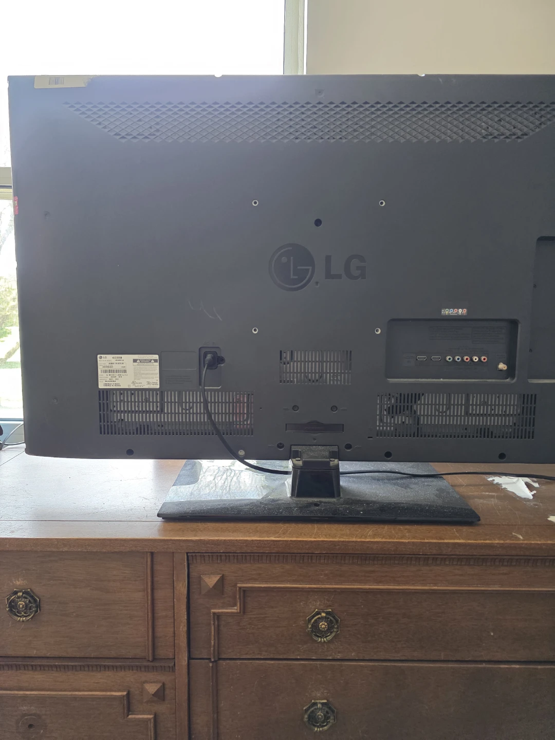 LG 32" Flat Screen TV - photo 2