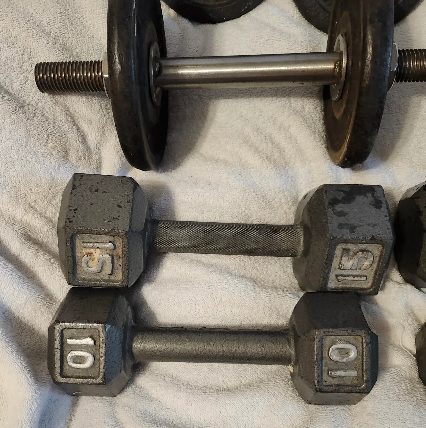6 Dumbbells weights with 2 extra plates - Pre-owned - photo 2