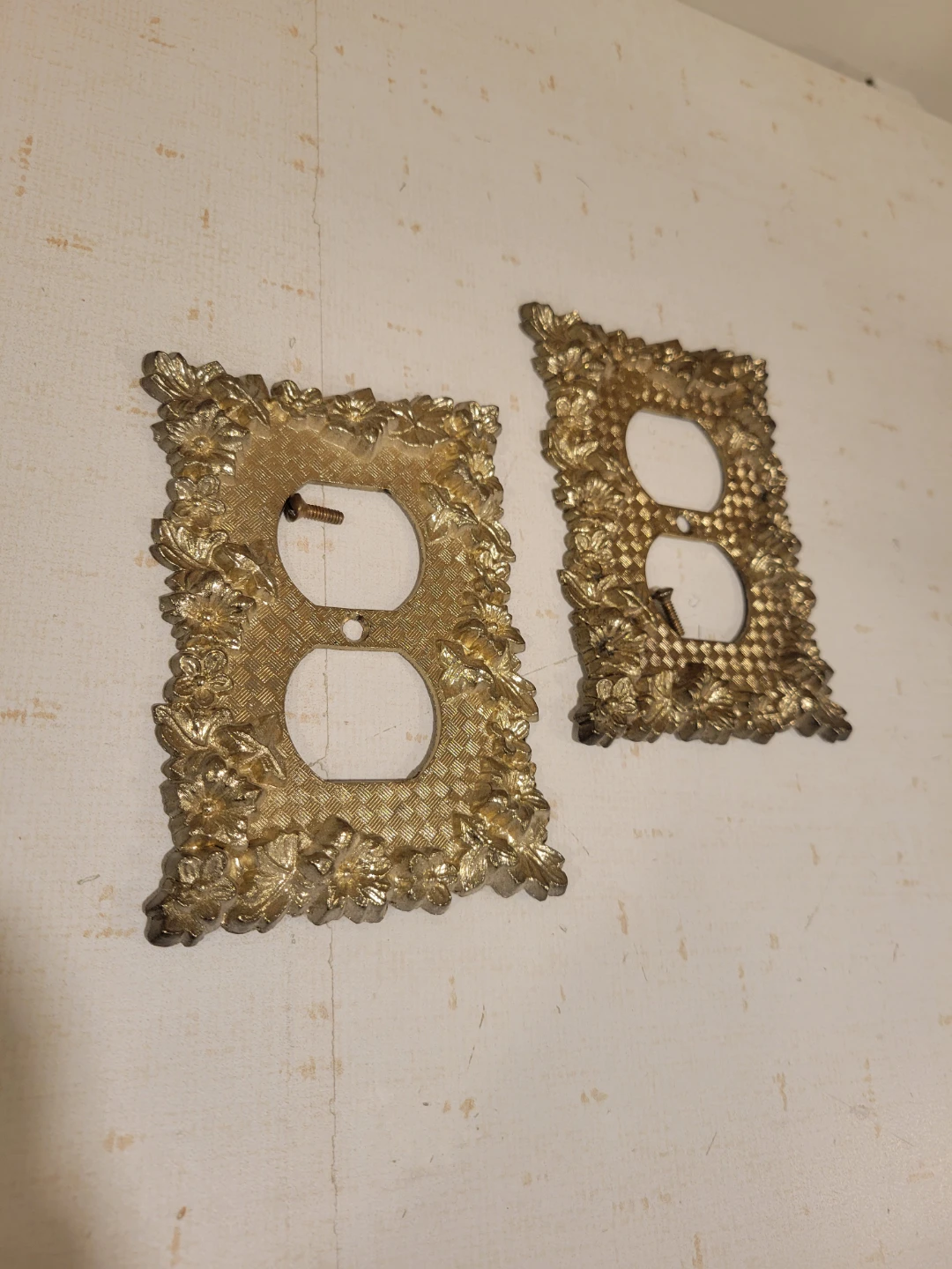 Vintage Mid Century Gold Filigree Electrical Outlet Covers - photo 4