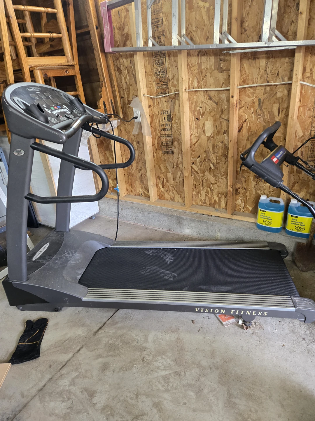 Vision Fitness Deluxe Treadmill - photo 2