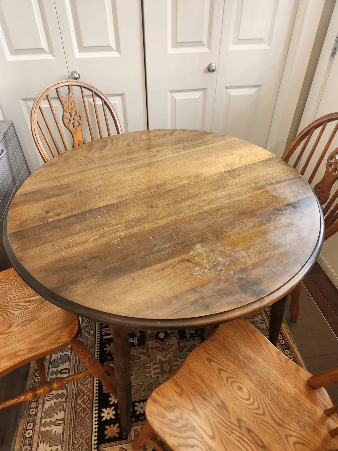 Vintage  Round Dining Table with 4 WHEELBACK Chairs - photo 3