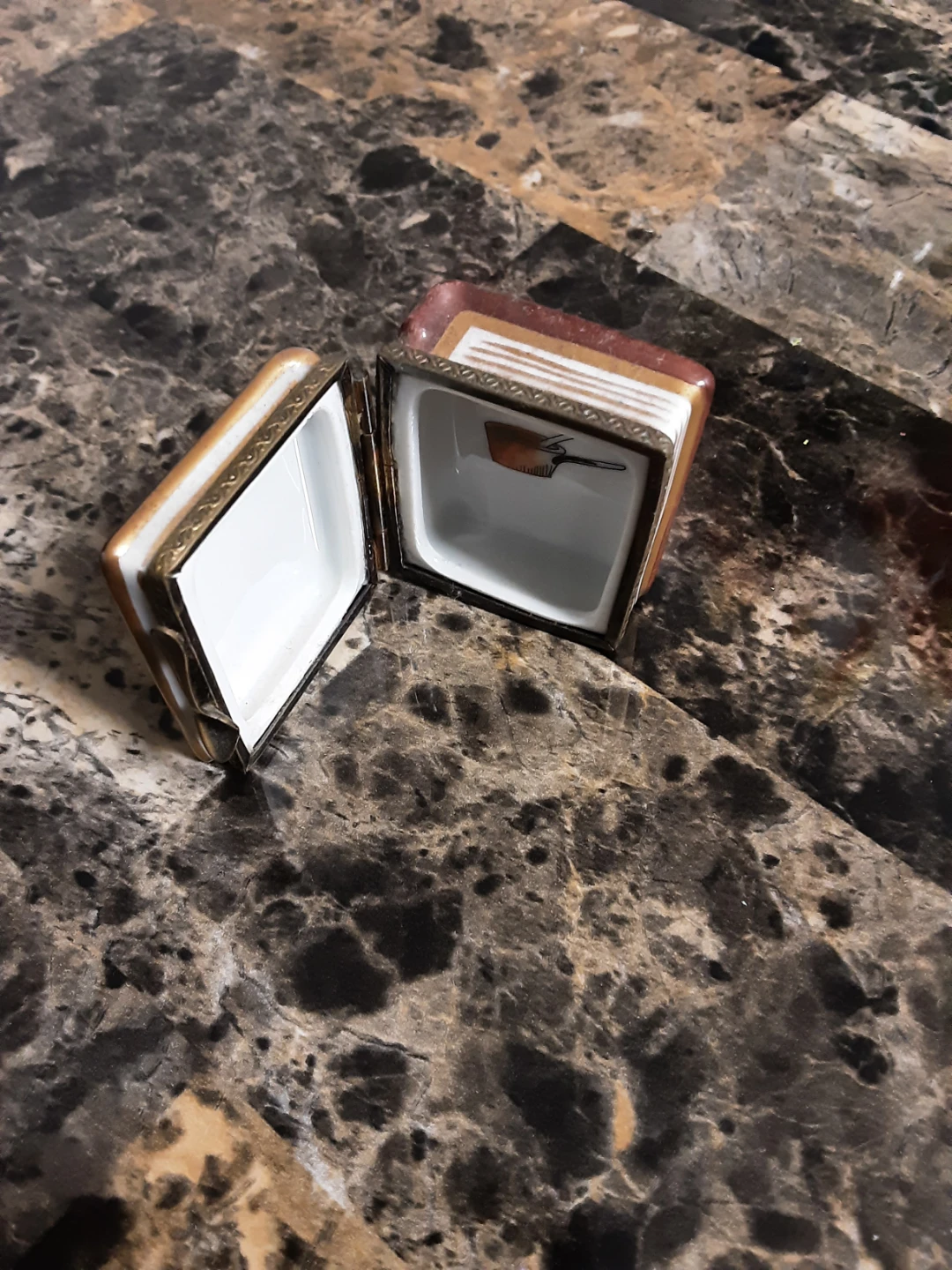 Limoges Pill Box "Recettes de Cuisine" - photo 2