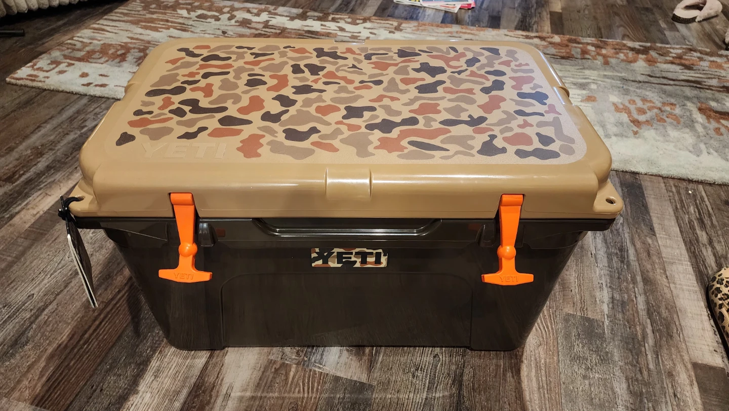 Yeti Tundra 45 Cooler - Wetlands Camo