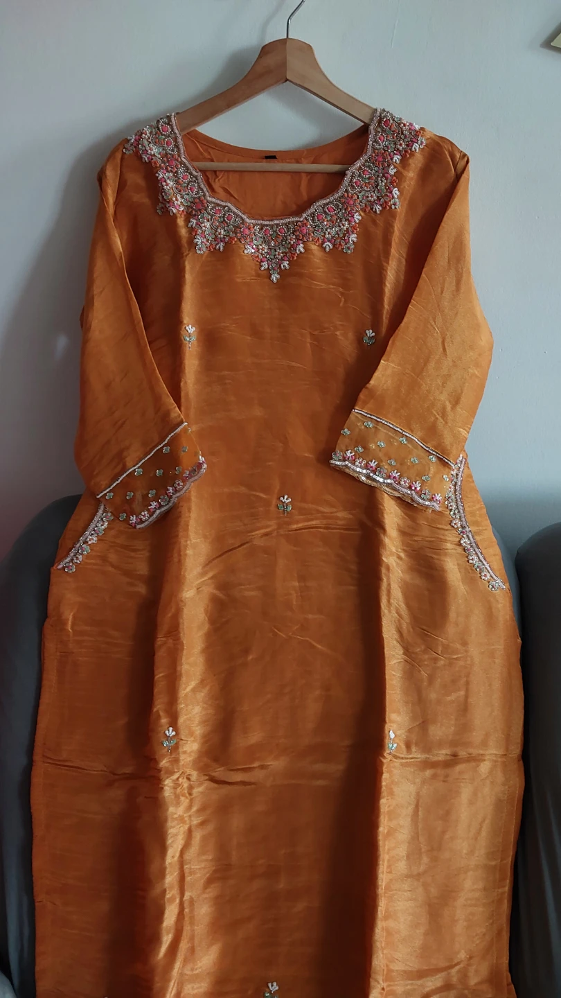 BRAND NEW shimmer fabric, this three-piece ensemble - photo 4