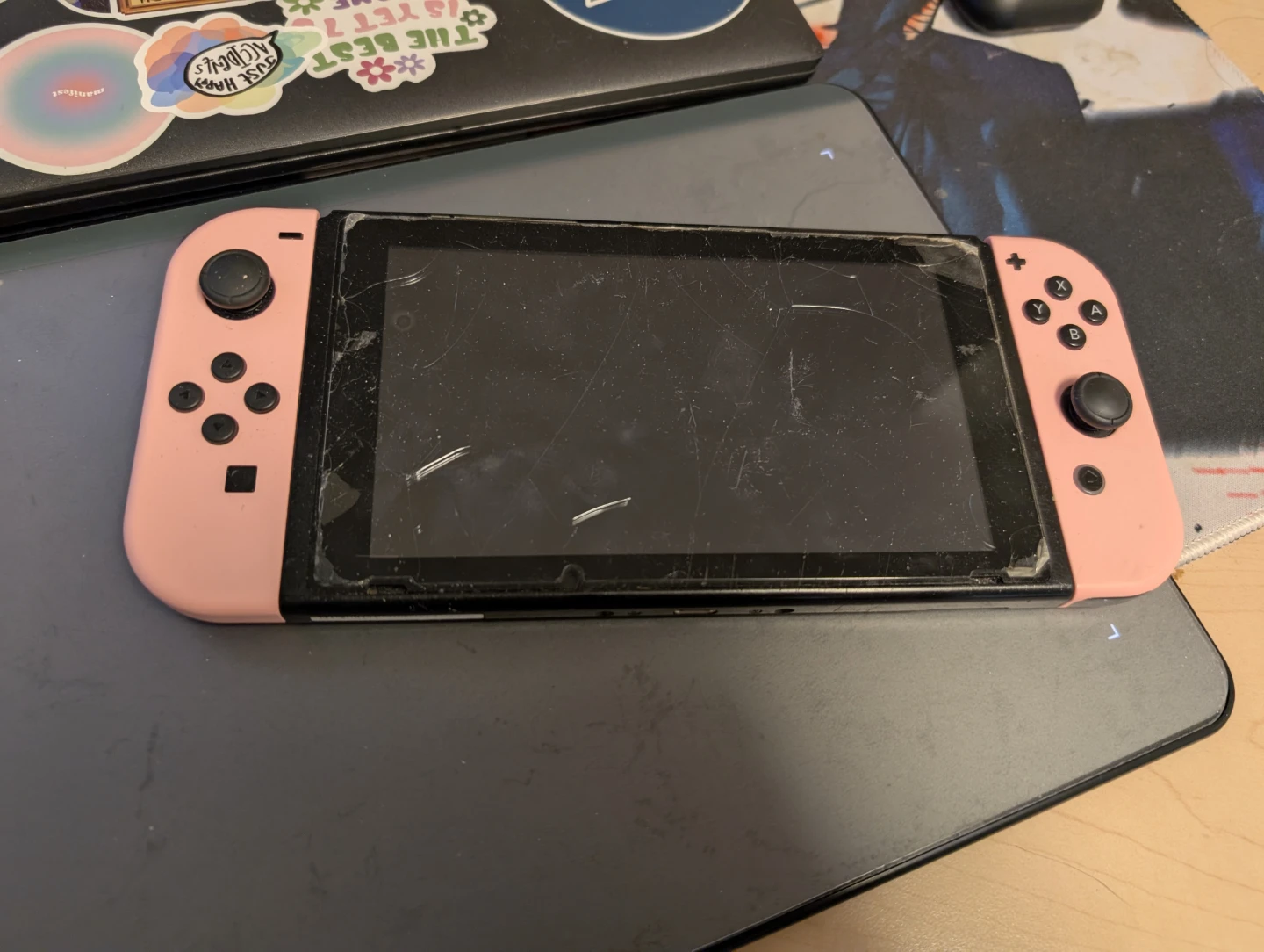 Nintendo Switch - Pink Joy-Cons - 2017 - photo 5
