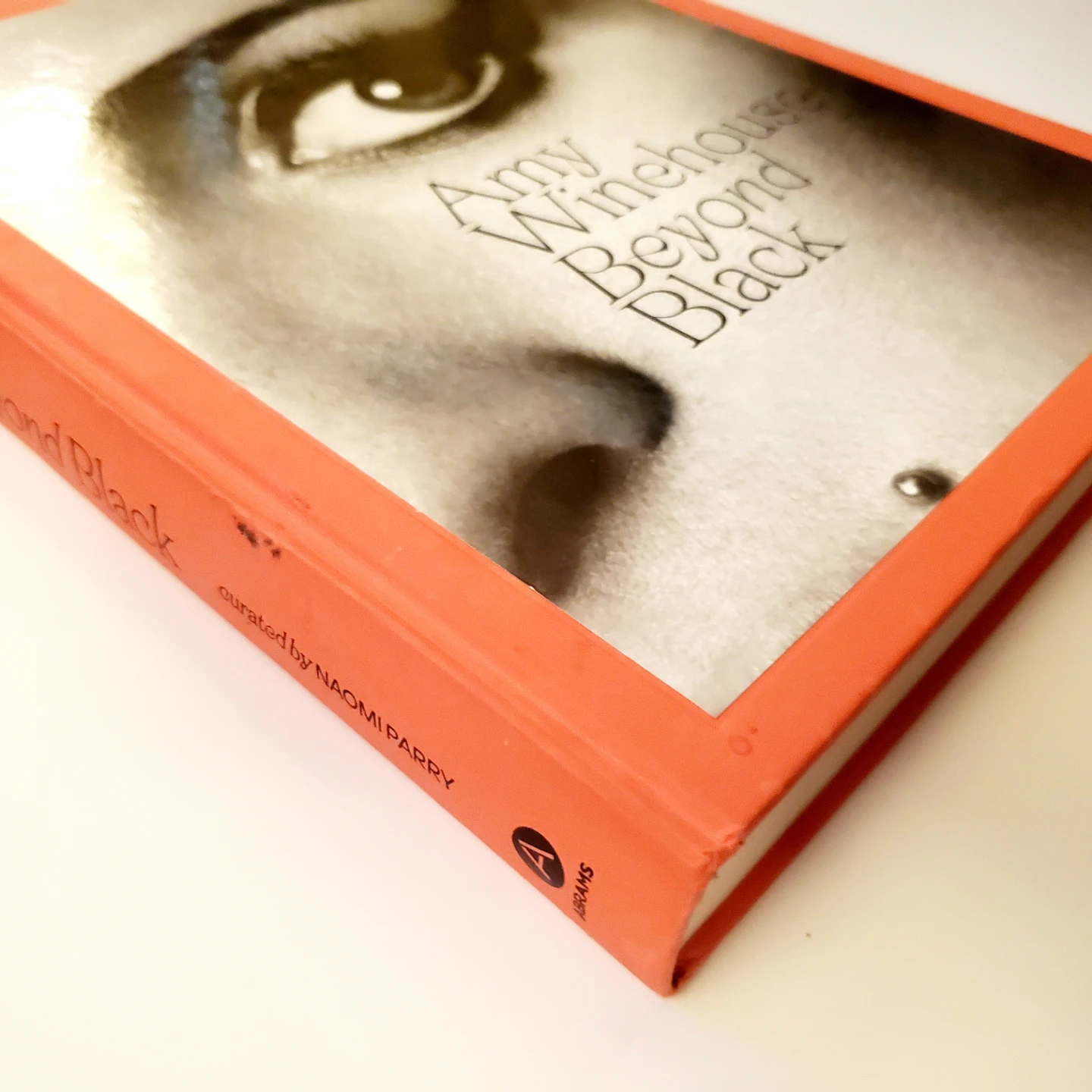 Amy Winehouse: Beyond Black (hardcover) - photo 3