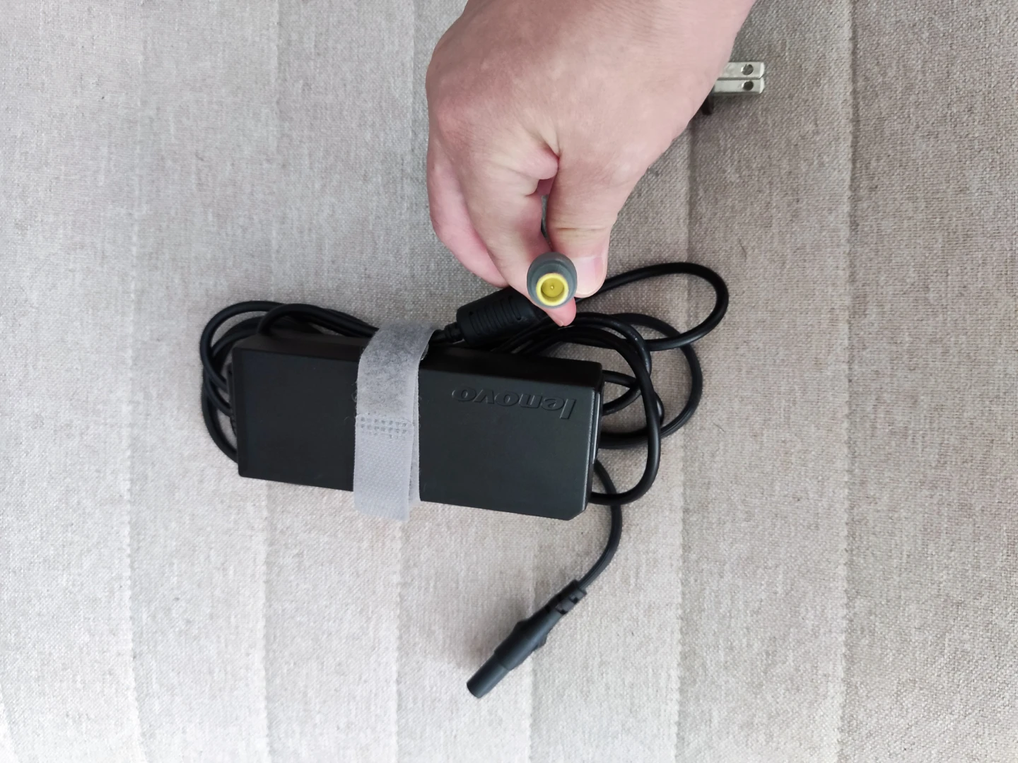 Lenovo 90W AC Adapter - photo 2