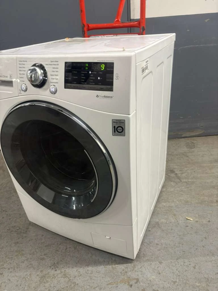 Lg 24in wide washer and dryer all in one machine - photo 2