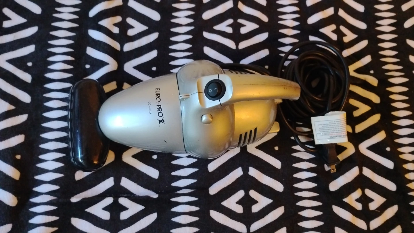 Shark Euro-Pro Hand Vacuum - photo 2