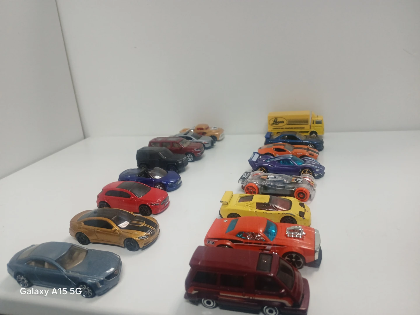 Collection of 16Toy Cars
