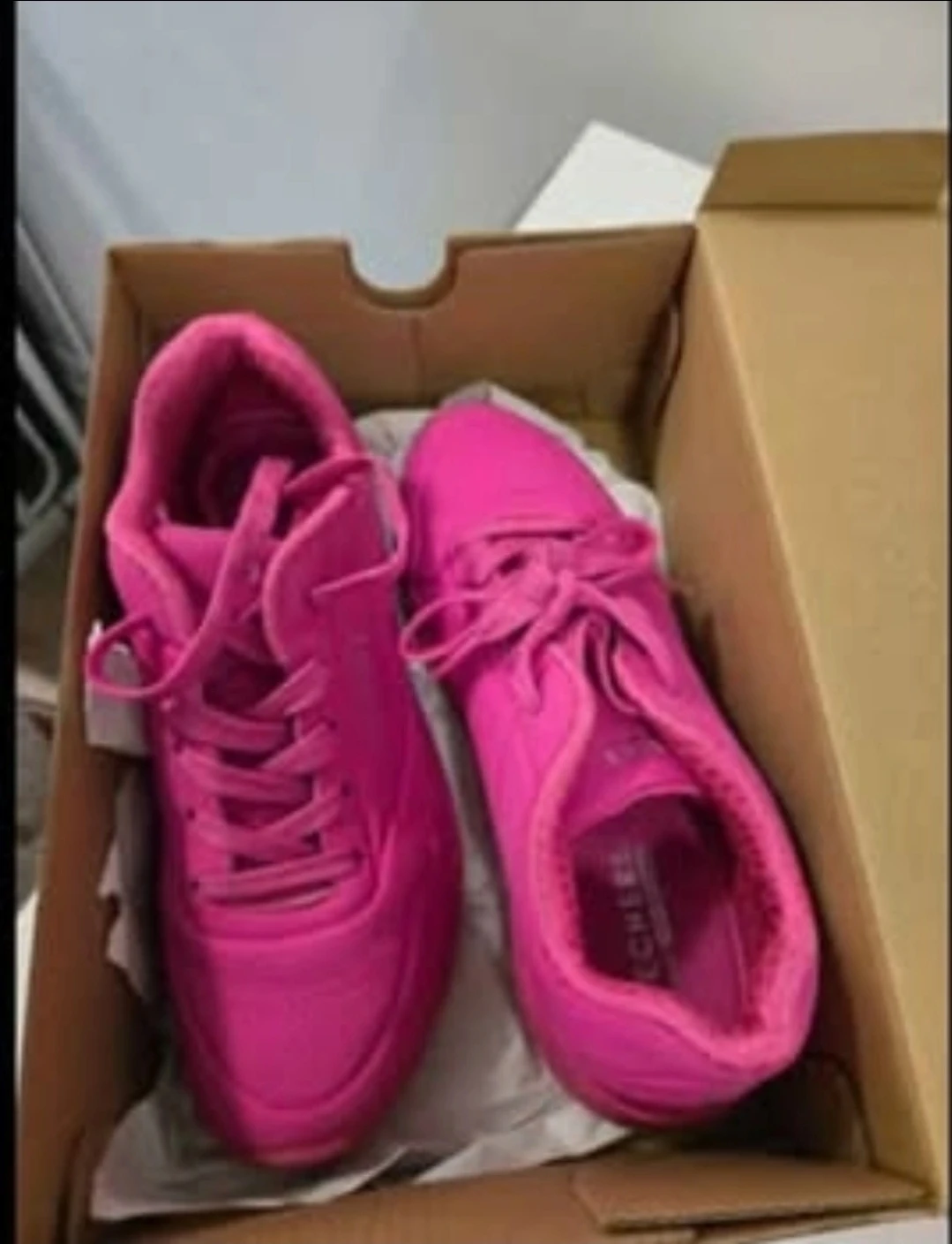 Skechers Girl's Uno Gen1-Neon Glow Sneaker - HOT PINK! Size 3 - photo 2