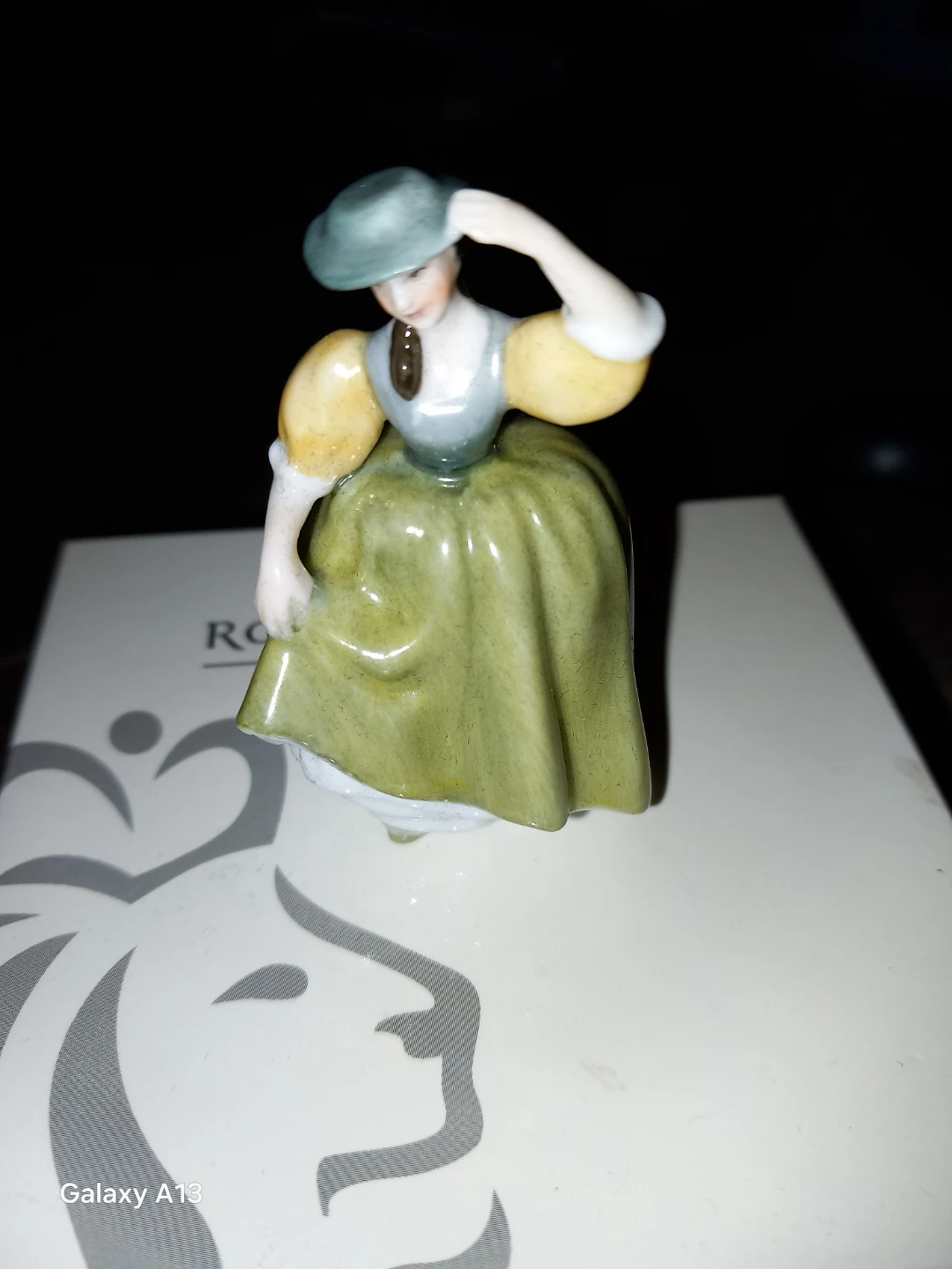 Royal Doulton Buttercup Miniature Lady Figurine - photo 2