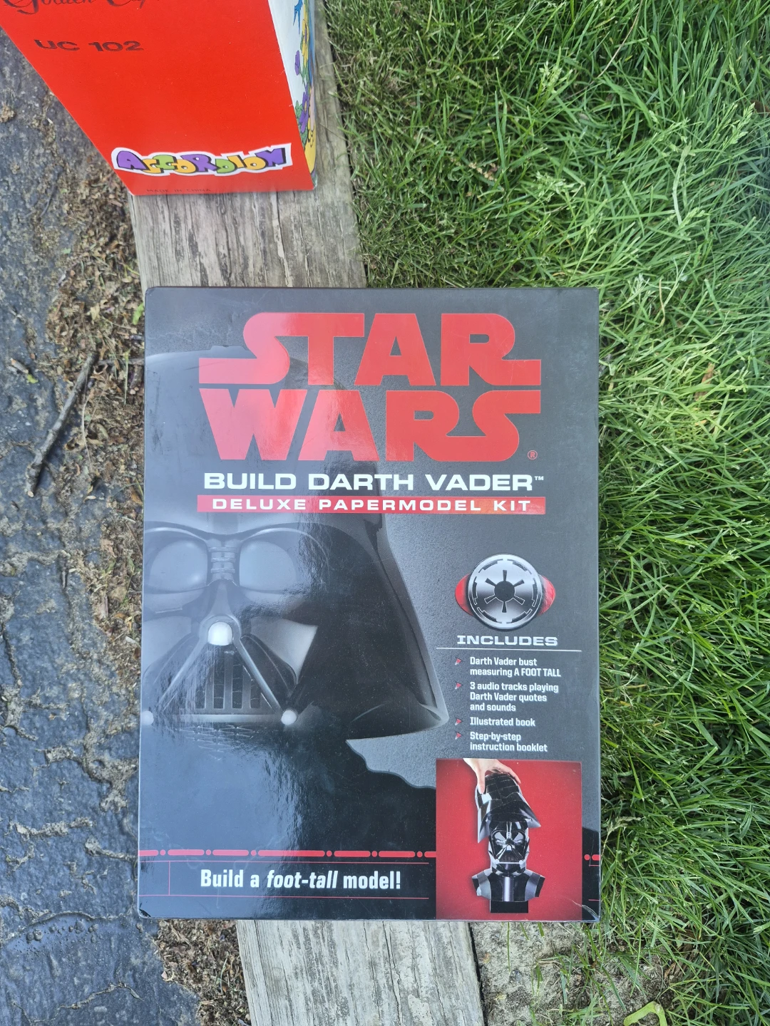 Star Wars Build Darth Vader Deluxe Paper Model Kit
