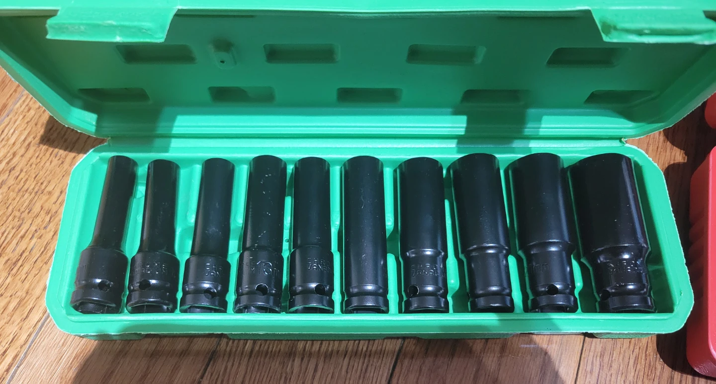 NEW Impact Wrench w/2 Socket sets (SAE & Metric) - photo 2
