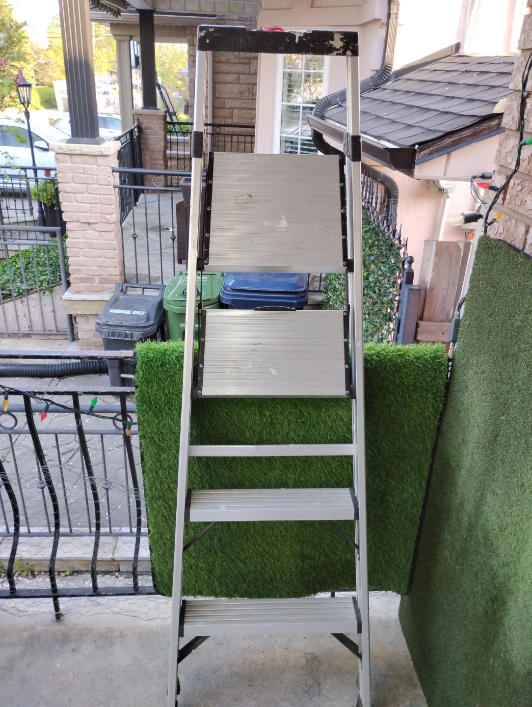 Gorilla Ladders GLA-5XC Step Ladder