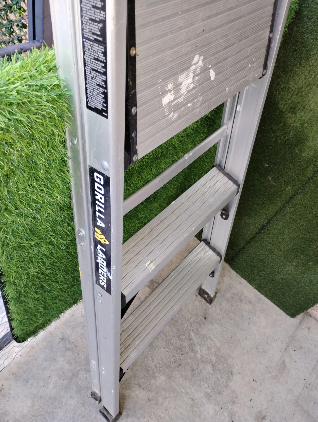 Gorilla Ladders GLA-5XC Step Ladder - photo 2