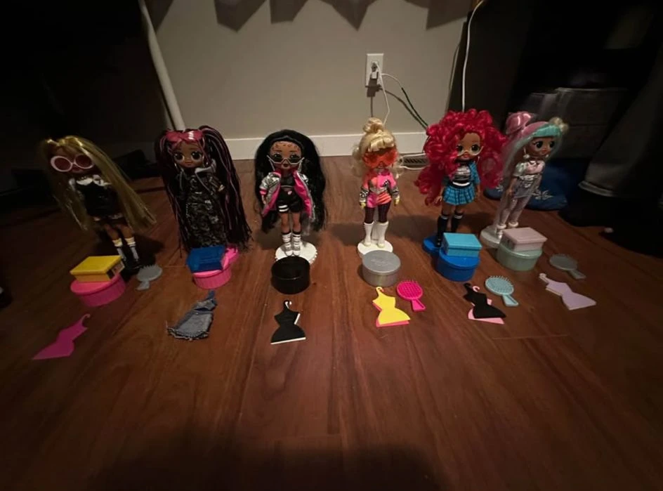 LOL Surprise OMG Dolls Set