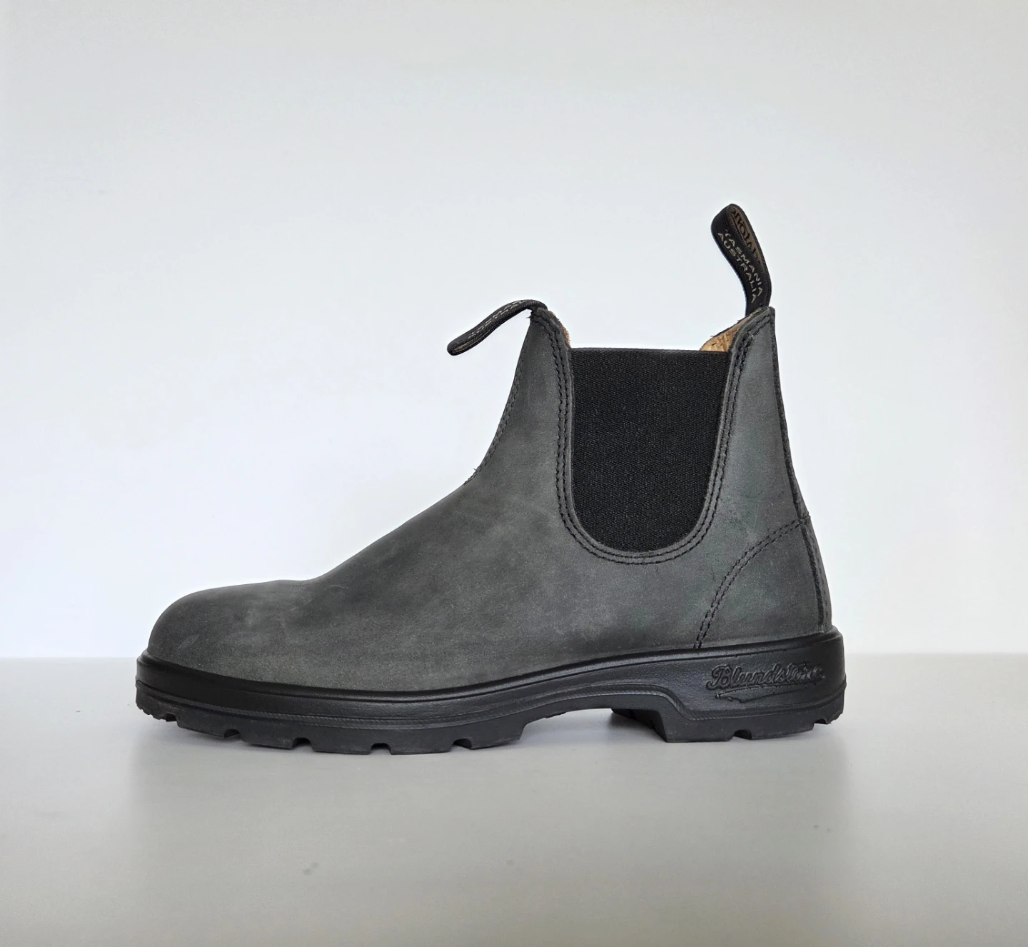 Blundstone Rustic Black 587 Boots, Size 6.5 US Men's