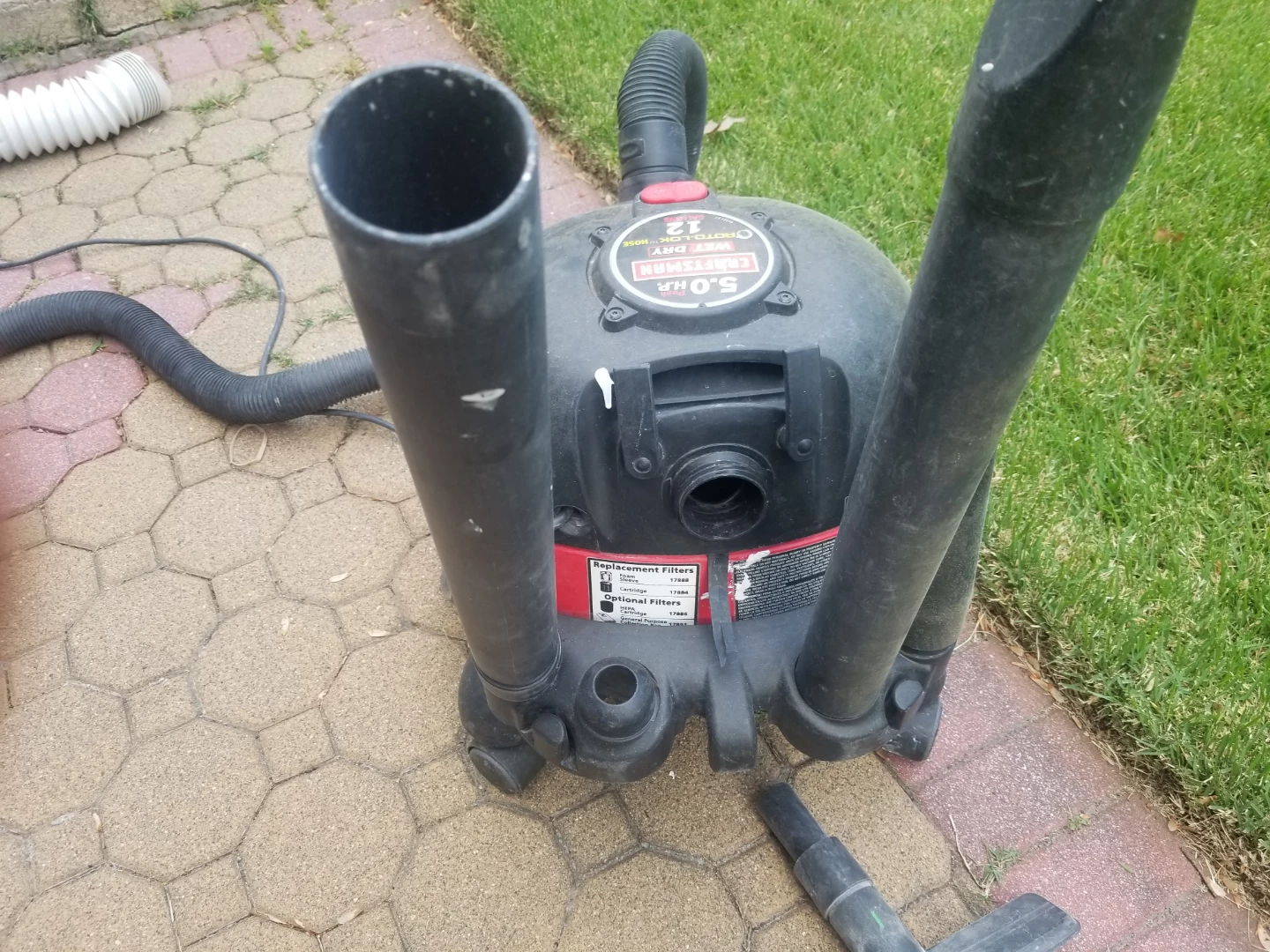 Wet and dry vacuum cleaner - photo 2