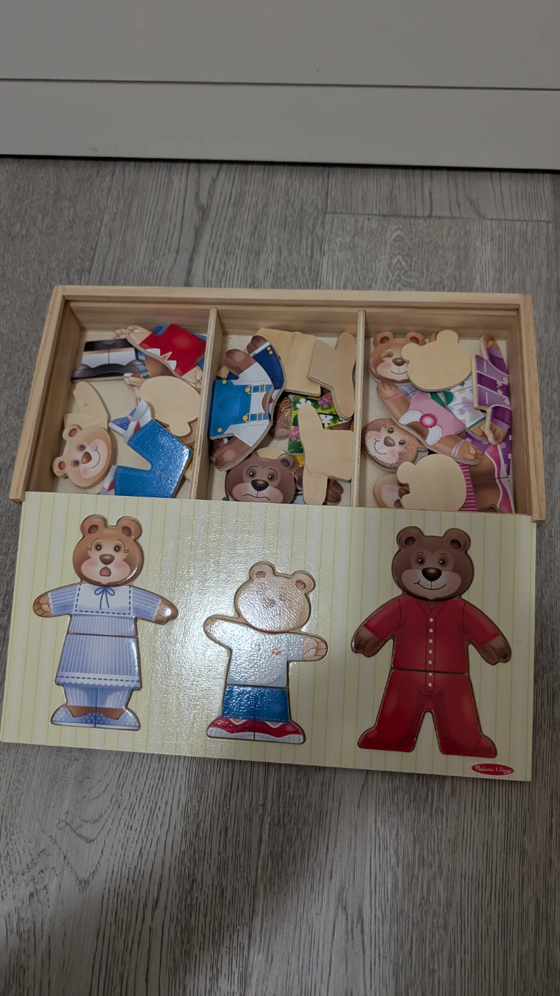 Melissa & Doug Wooden Bear Family Dress-Up Puzzle