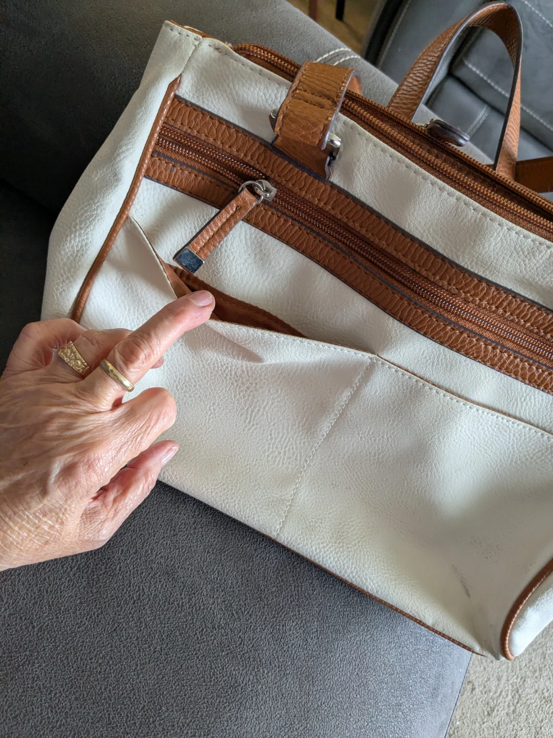 White and Brown Faux Leather Shoulder Bag - photo 2