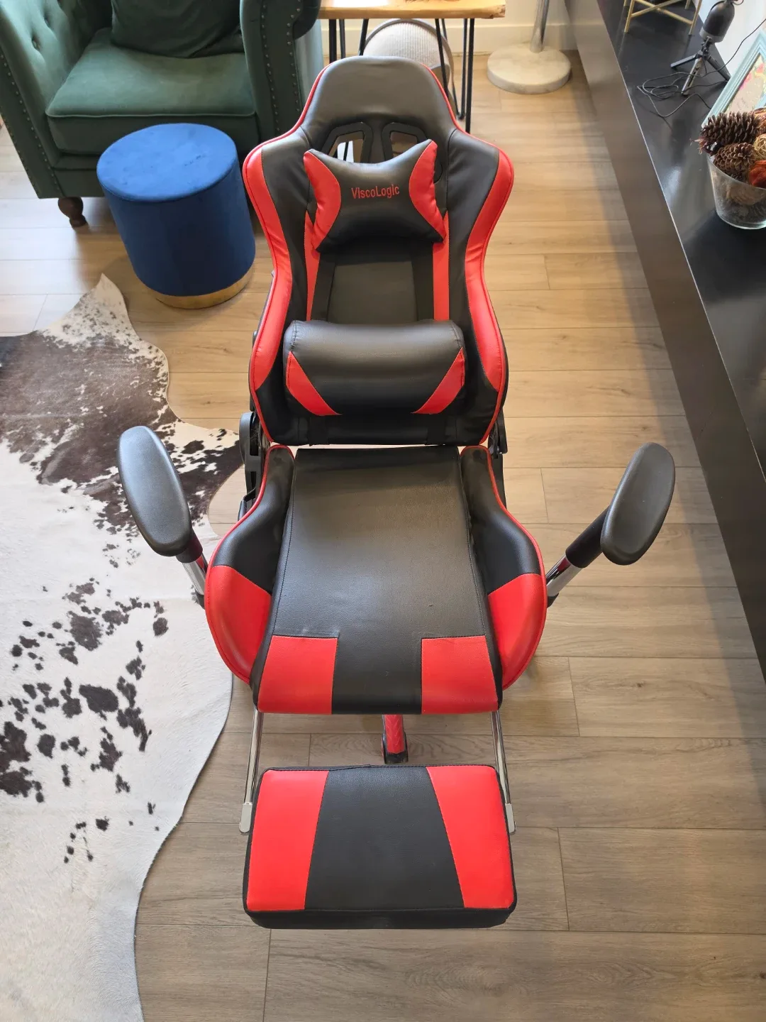 ViscoLogic Gaming Chair with Footrest - Red and Black - photo 3