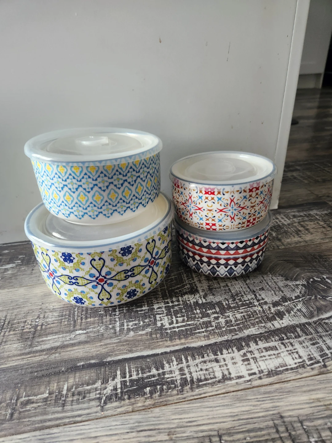 Signature Housewares Set of 4 Ceramic Bowls with Lids - photo 2