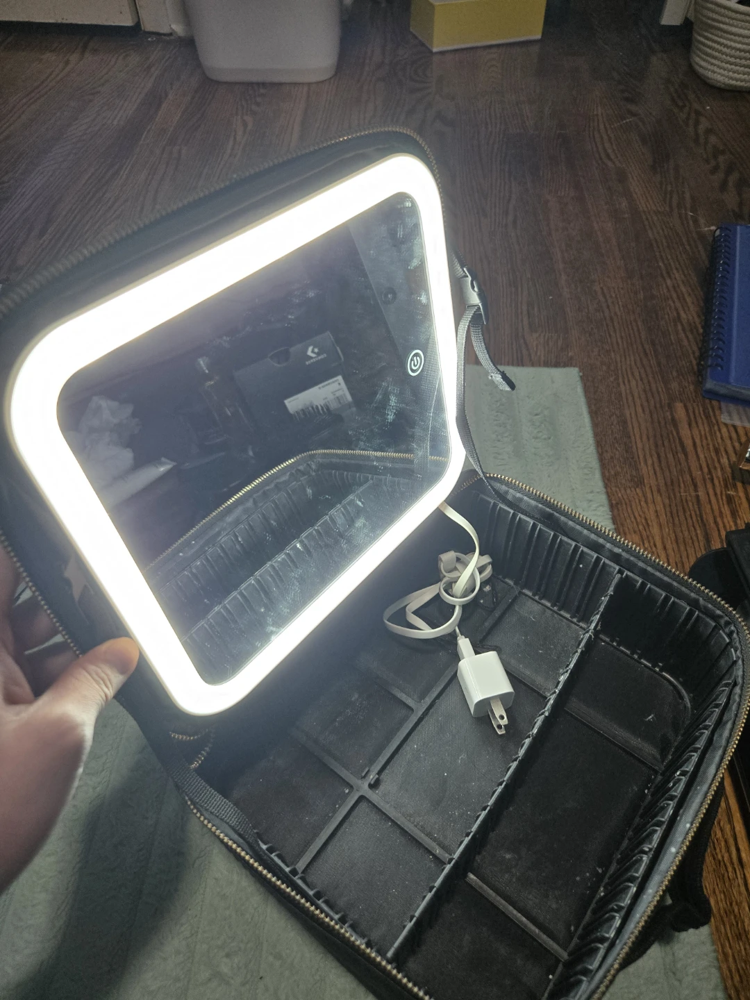 Lighted Makeup Vanity Case with Mirror