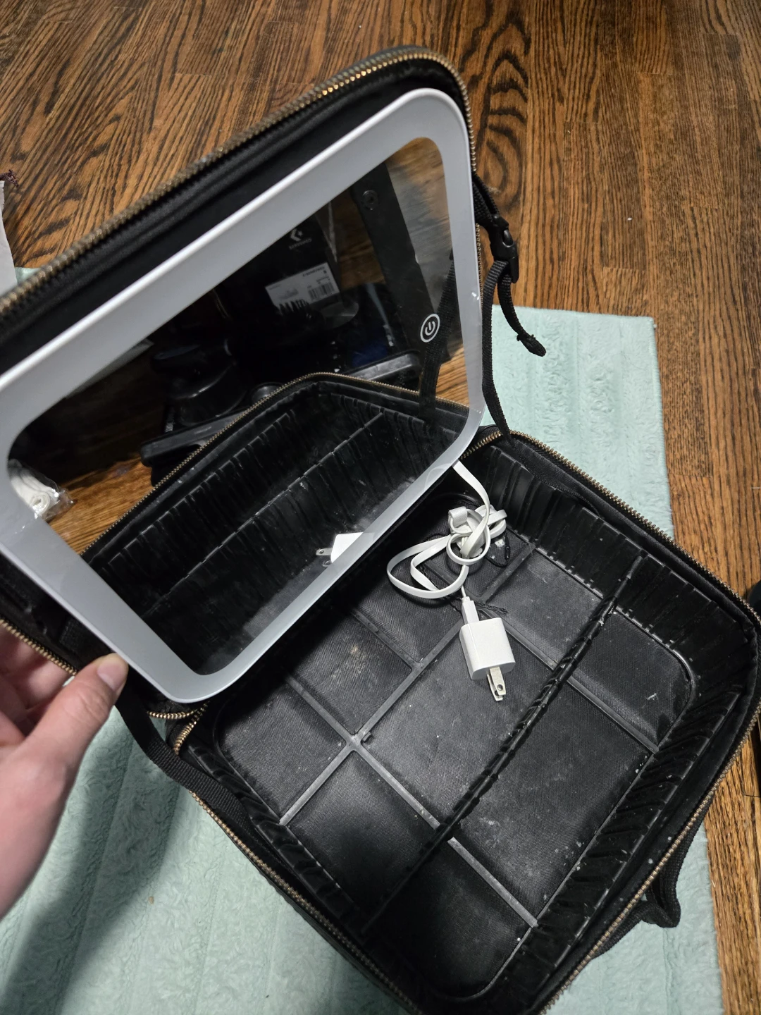 Lighted Makeup Vanity Case with Mirror - photo 2