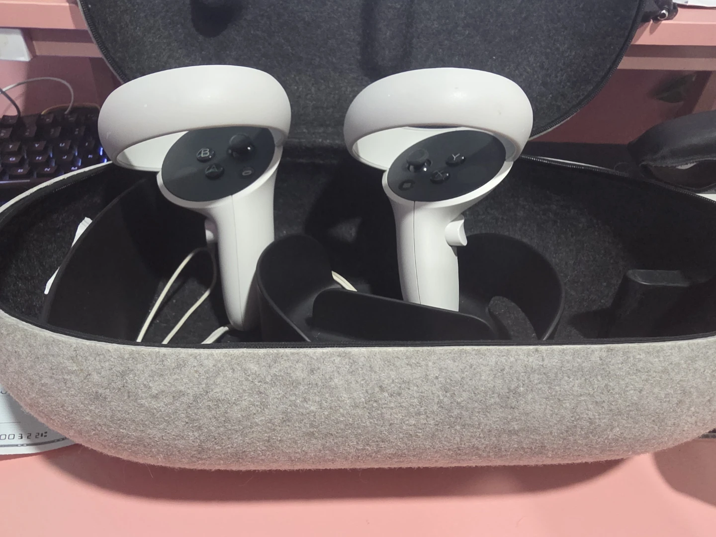 Meta Quest 2 VR Headset and Controllers with Carrying Case - photo 2